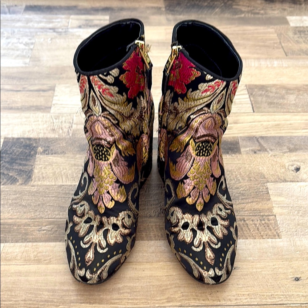 Sam Edelman Taye Embroidered Floral Ankle Boots